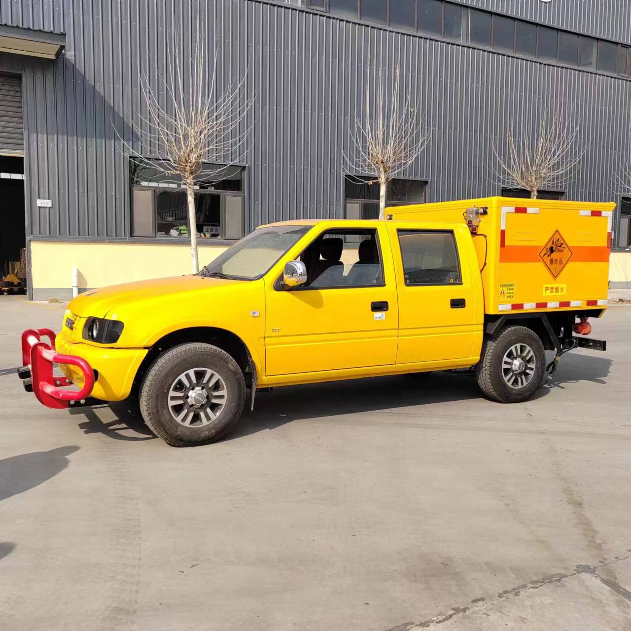 煤礦用柴油機(jī)無軌爆破器材運輸車